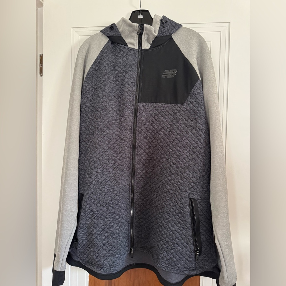 New Balance Men's Quilted Gray and Black Performance Jacket